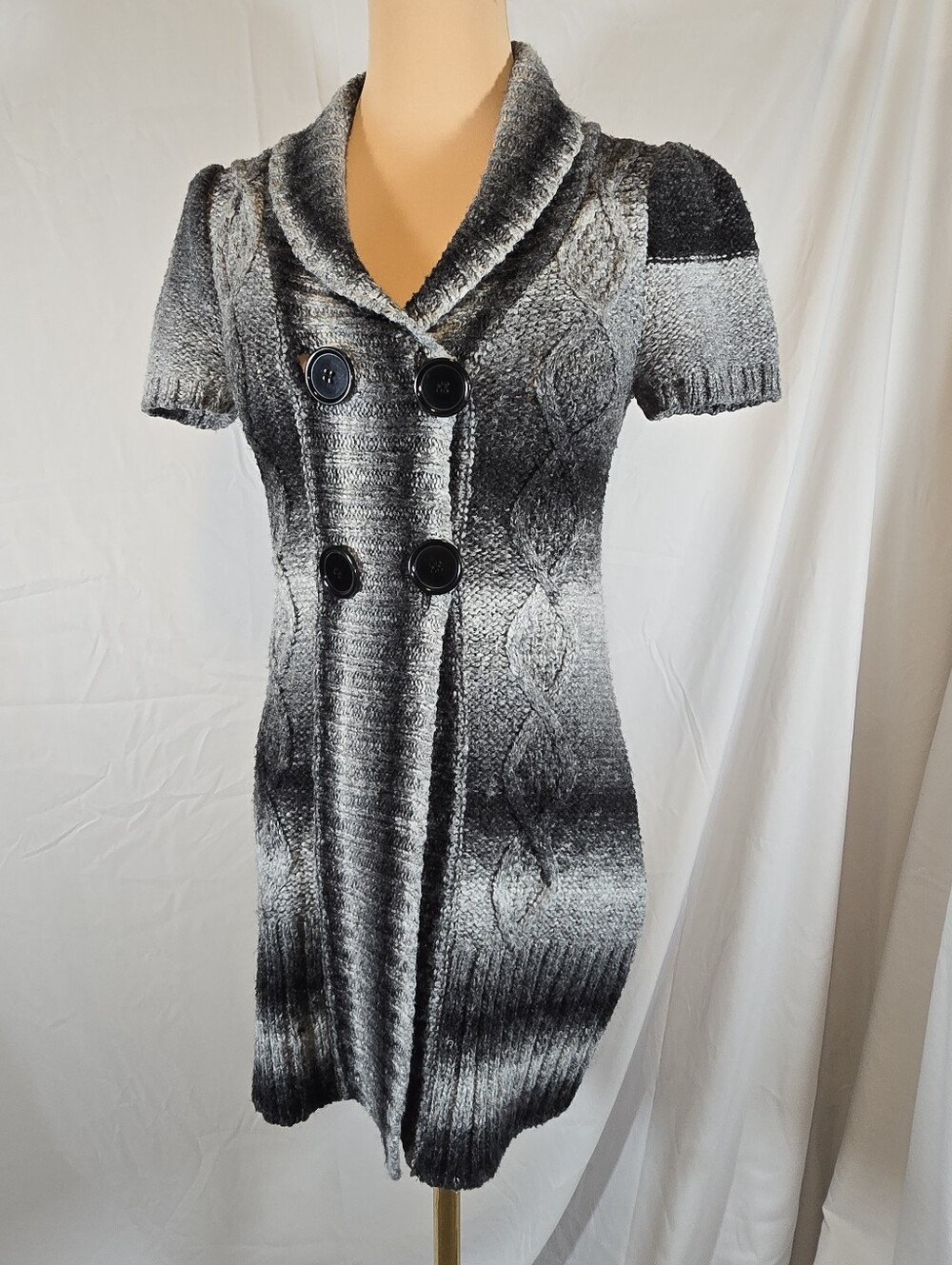 Gray Double-Breasted Short Sleeve Sweater - Small